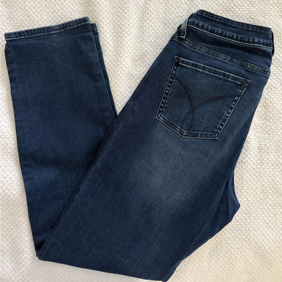 CALVIN KLEIN WOMEN’S DARK BLUE ULTIMAR SKINNY JEANS - Picture 3 of 10